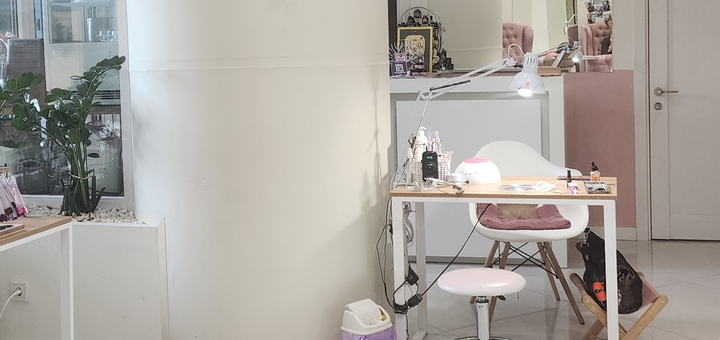 Discount on manicure and pedicure at Sweet Beauty 2 salon