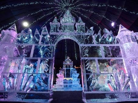 Immersive exhibition-fairy tale of ice sculptures at VDNG