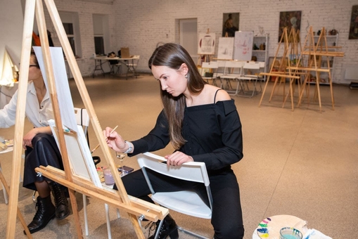 Drawing lessons at the Art School of Academic Drawing and Painting Irpen Art School. Sign up for a painting course at a discount.