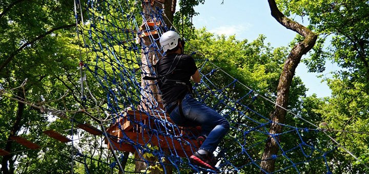 Мотузковий парк у Кам'янці-Подільському «ActiveDay». Купуйте квитки по акції.