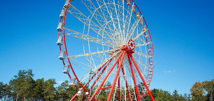 Ferris wheel in the central park of Kharkov. Rest at a discount (4)