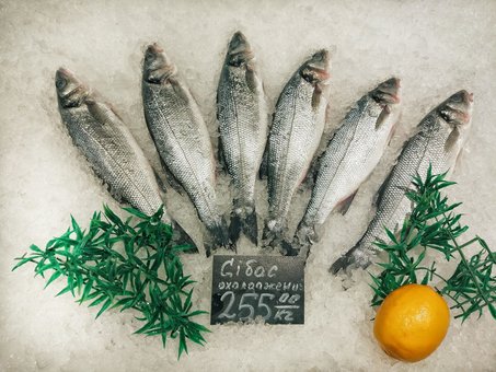 Fish shop-restaurant &quot;flagman&quot;. discounts on dishes