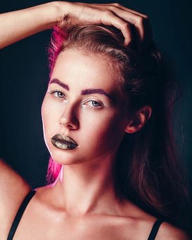 Вечірній макіяж у студії «Rich Color Studio» у Києві. Приходьте за акцією.