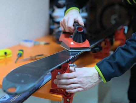 Discounts for ski repair in &quot;ski-service&quot;