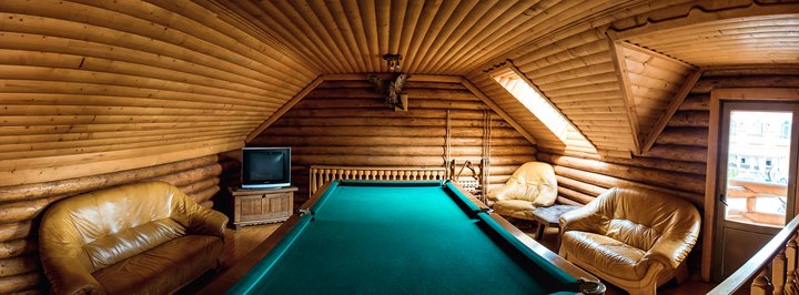 Bathhouse with billiards in the V&P hotel and entertainment complex in Khust. Book a sauna for a promotion.
