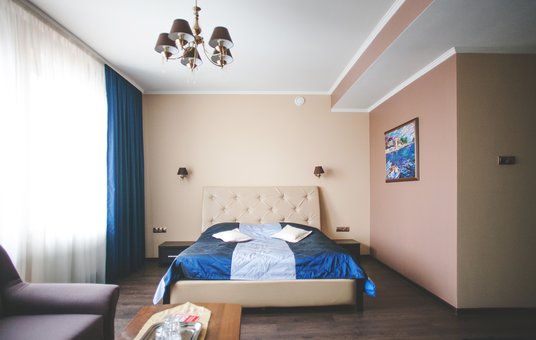 Double room of the hotel and restaurant complex «V & P» in Khust. Pay for tickets at a discount.