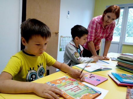 Classes for preschoolers at the Kid'Z Studio school on Poznyaky in Kiev. Book your child at a discount.