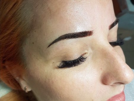 Корекція брів у студії краси «Labbeauty» у Києві. Замовляйте зі знижкою