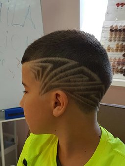 Men's haircuts in the Eclipse salon in Nikolaev. Make an appointment with the hairdresser.