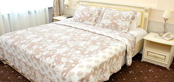 Discounts for holidays at vintage hotel15