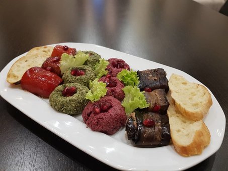 Грузинская кухня в ресторане «Кахети» в Днепре. Заказывайте банкетное меню по скидке.
