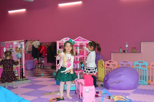 2 години у дитячій кімнаті «Lady Land» у Києві. Завітайте до акції