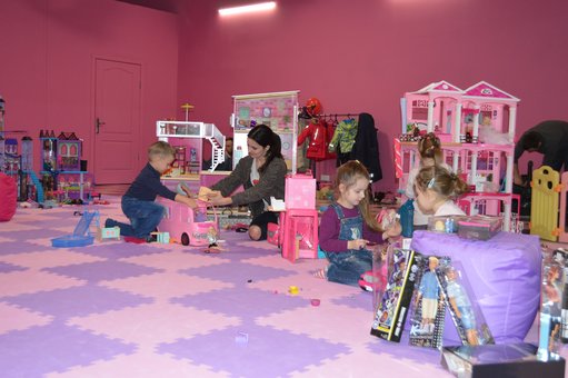 Понад 3 години у дитячій кімнаті «Lady Land» у Києві. Завітайте до акції