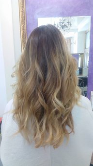 Зачіски в студії краси «Dali's Hair & Beauty Studio». Записати зі знижкою