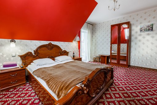 Napivlux at the Everest motel Ivano-Frankivskiy. Book a room by special offer