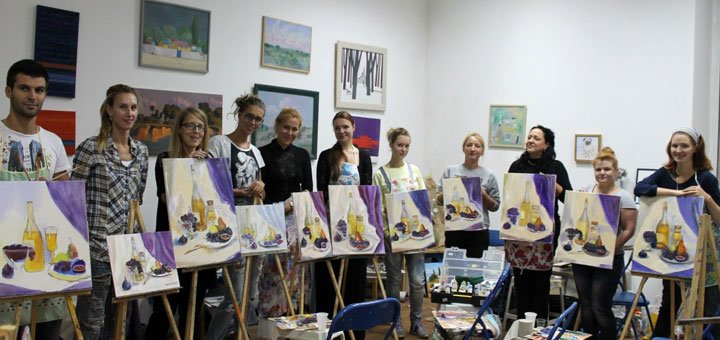 Занятия рисунком и живописью в студии «Штрих». Записаться на занятия по рисунку и живописи со скидкой. Акция на курсы рисования.