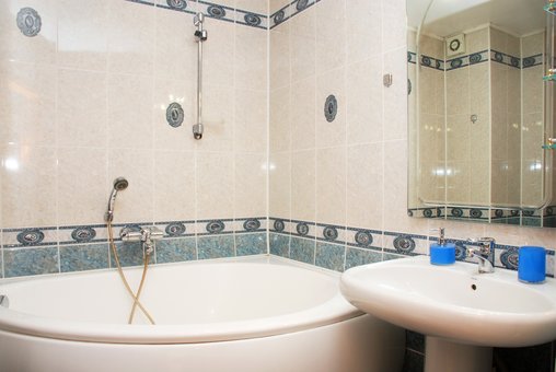 Bathroom of the four-room apartment "Wellcome24" in Kiev. Shoot at a discount.