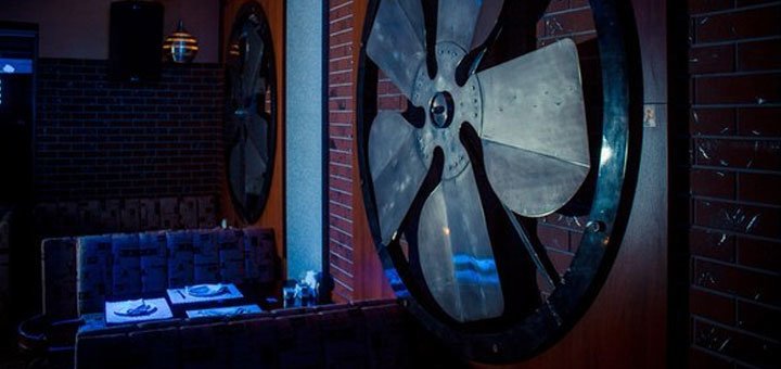 Bar "Luna Bar & Grill" in Odessa. Book a table for the promotion.