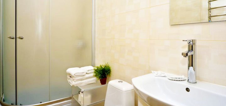 Standard double room in the &quot;heart kiev apart hotel&quot; in kiev. book a room with a discount